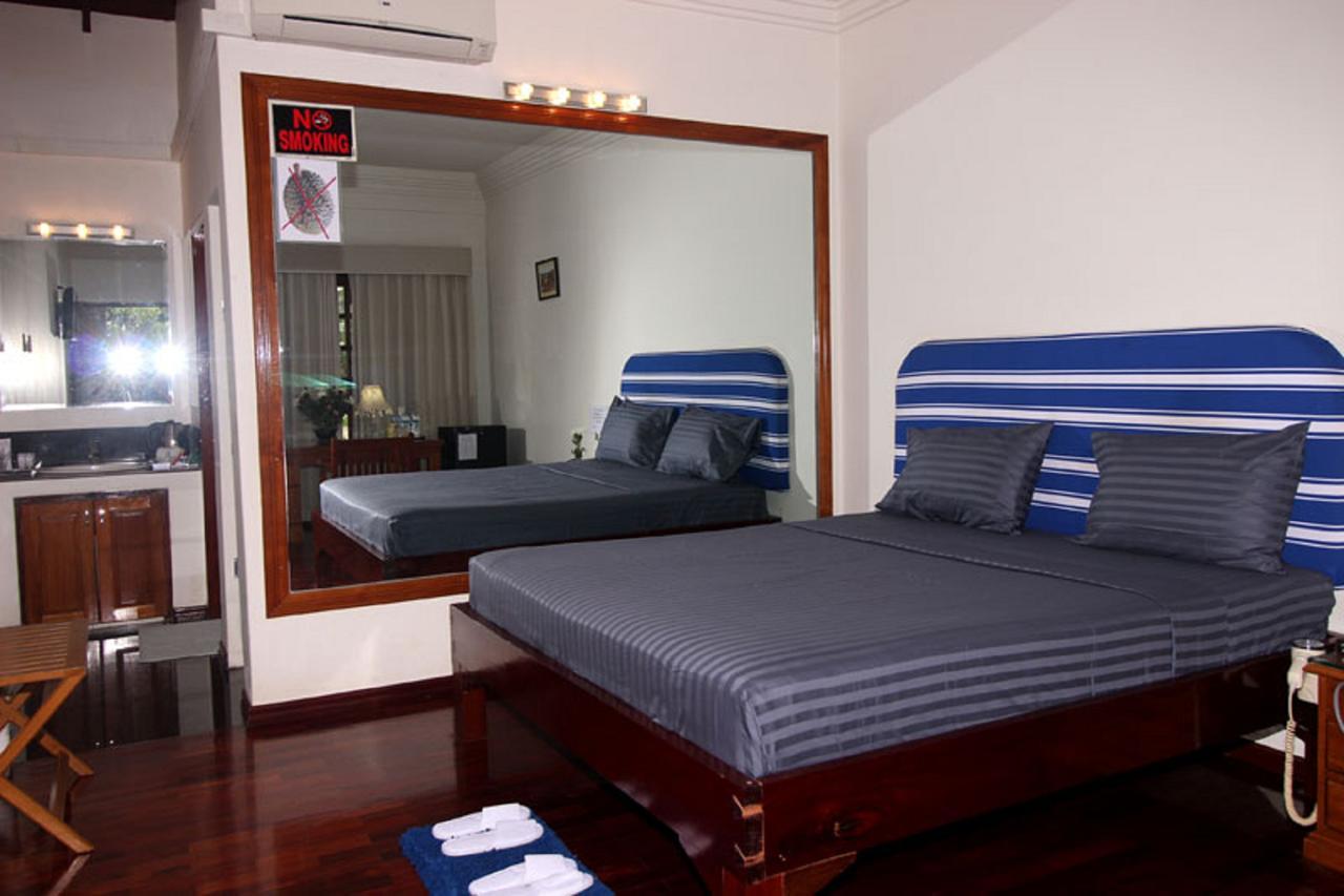 Myanmar Life Hotel Yangon Bagian luar foto