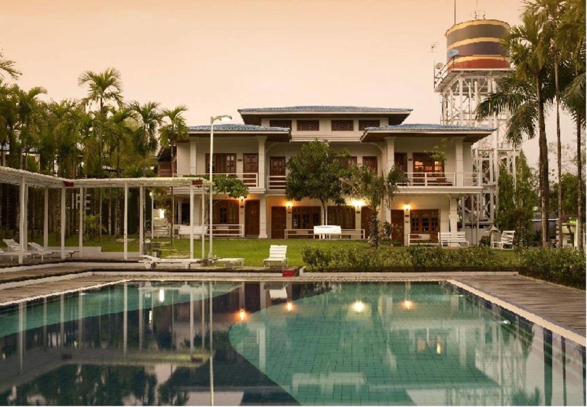 Myanmar Life Hotel Yangon Bagian luar foto