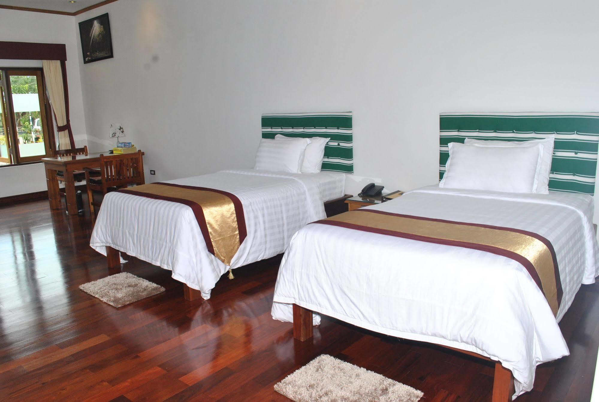 Myanmar Life Hotel Yangon Bagian luar foto
